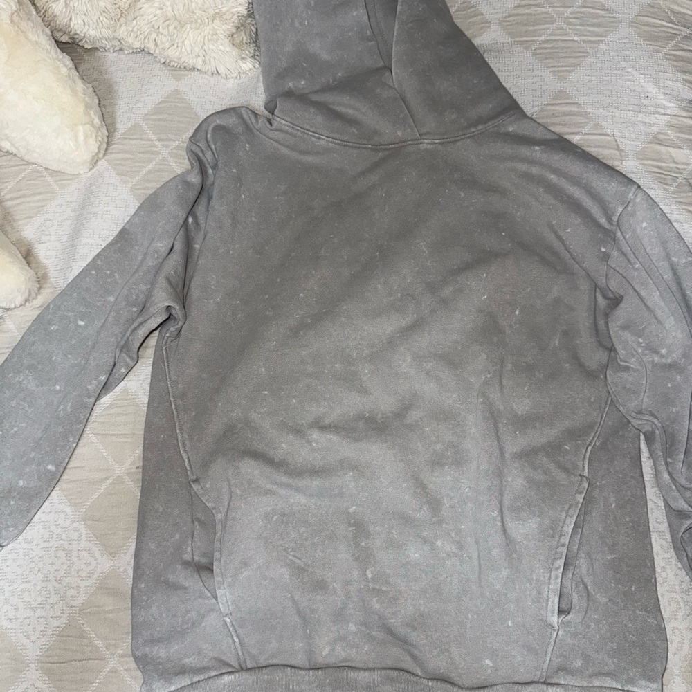 GAP Light Gray Sweatshirt
